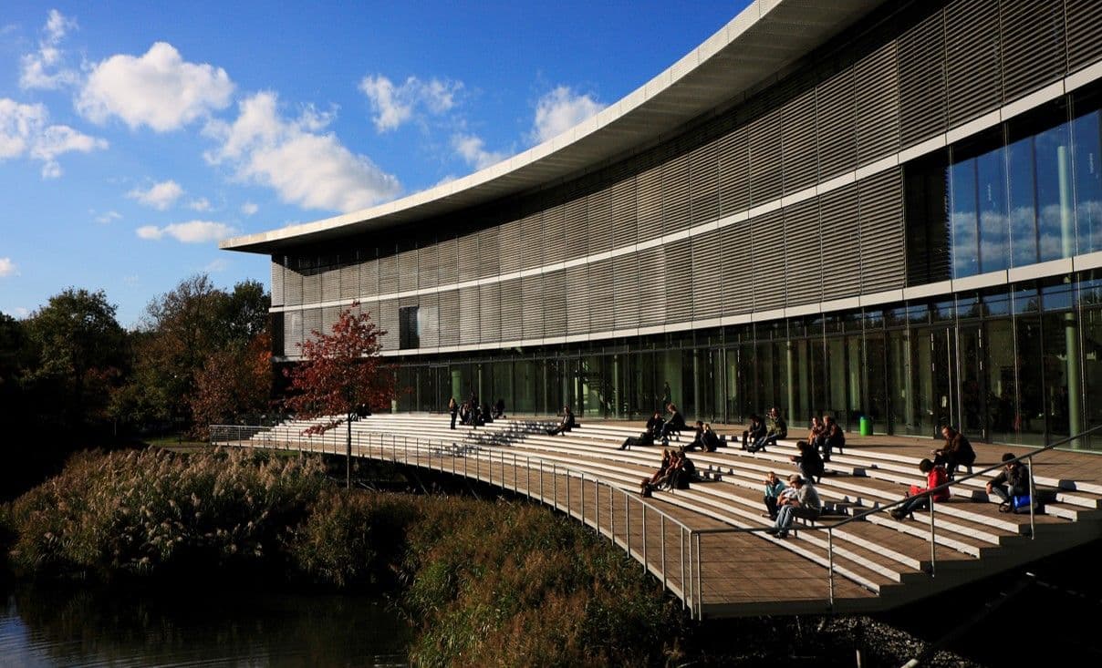Heinrich Heine Üniversitesi (Heinrich-Heine-Universität Düsseldorf)