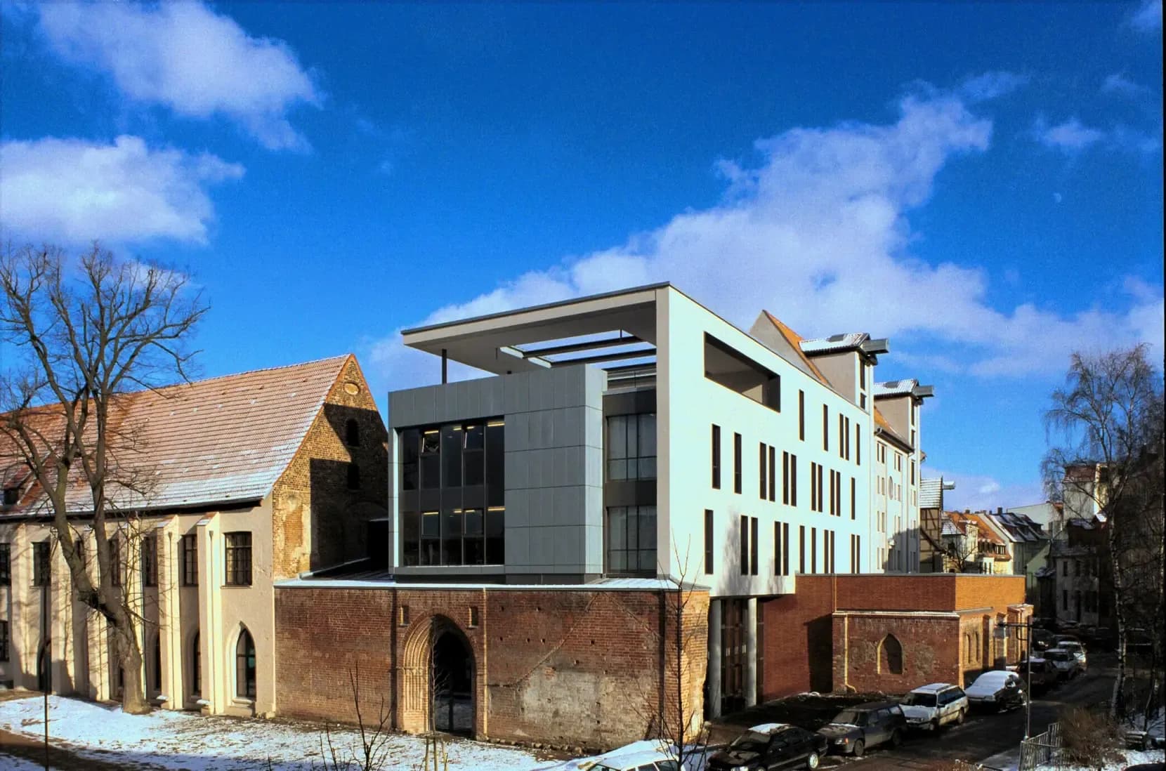Rostock Müzik ve Tiyatro Yüksekokulu (Hochschule für Musik und Theater Rostock)